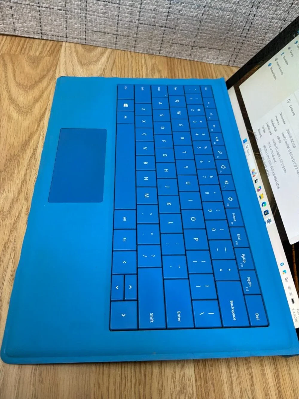 Microsoft Surface Pro 4 i5-6300U 4GB RAM 128GB SSD 12.3